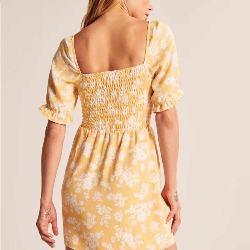 Abercrombie Faux Silk Smocked Dress Yellow Floral - Picture 5 of 8